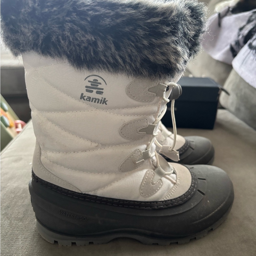 Kamik Black and White Fur-Trimmed Boots, Size 6 women